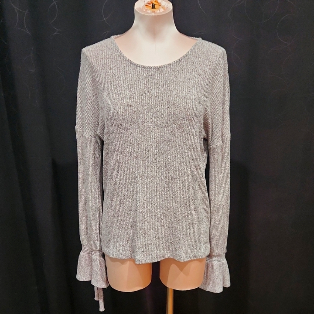 Women's Knit Top With Bell‎ Sleeves